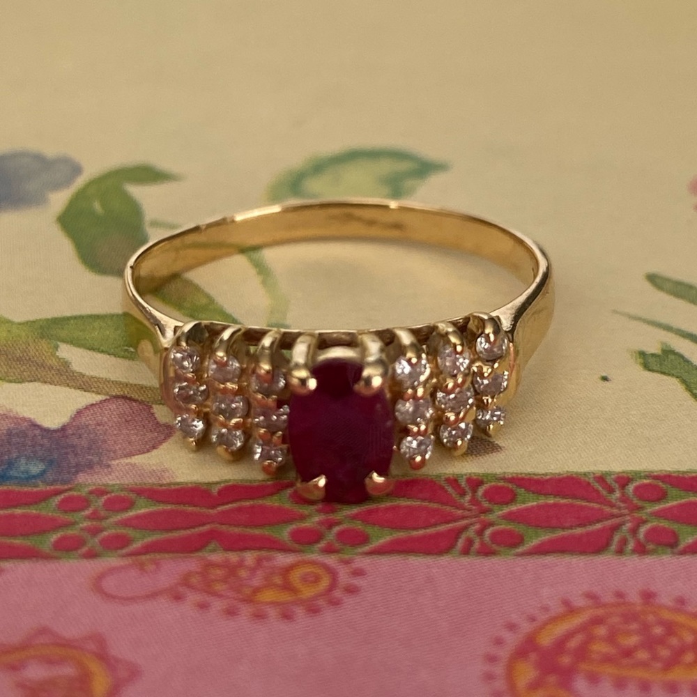 Luxurious Solid 14k Gold Oval Red Ruby 18 Diamond… - image 2